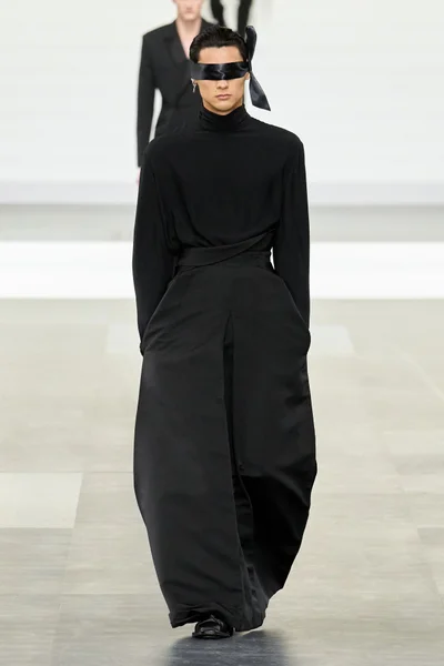 Look 1